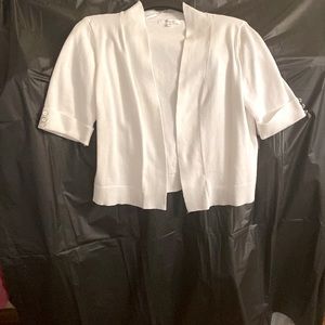 Sweater open front. Color White Size M Excellent condition.